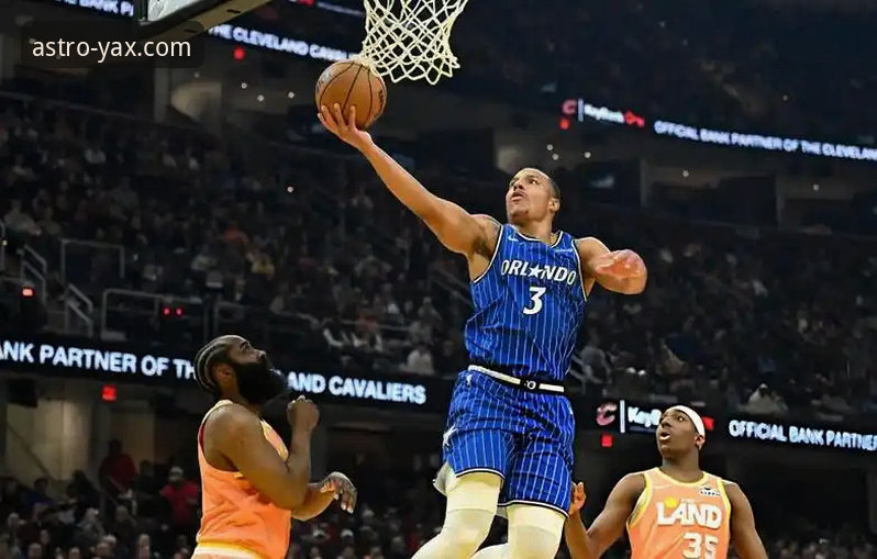 米切尔42分 vs 班凯罗36分：一场对攻盛宴背后的平台选择